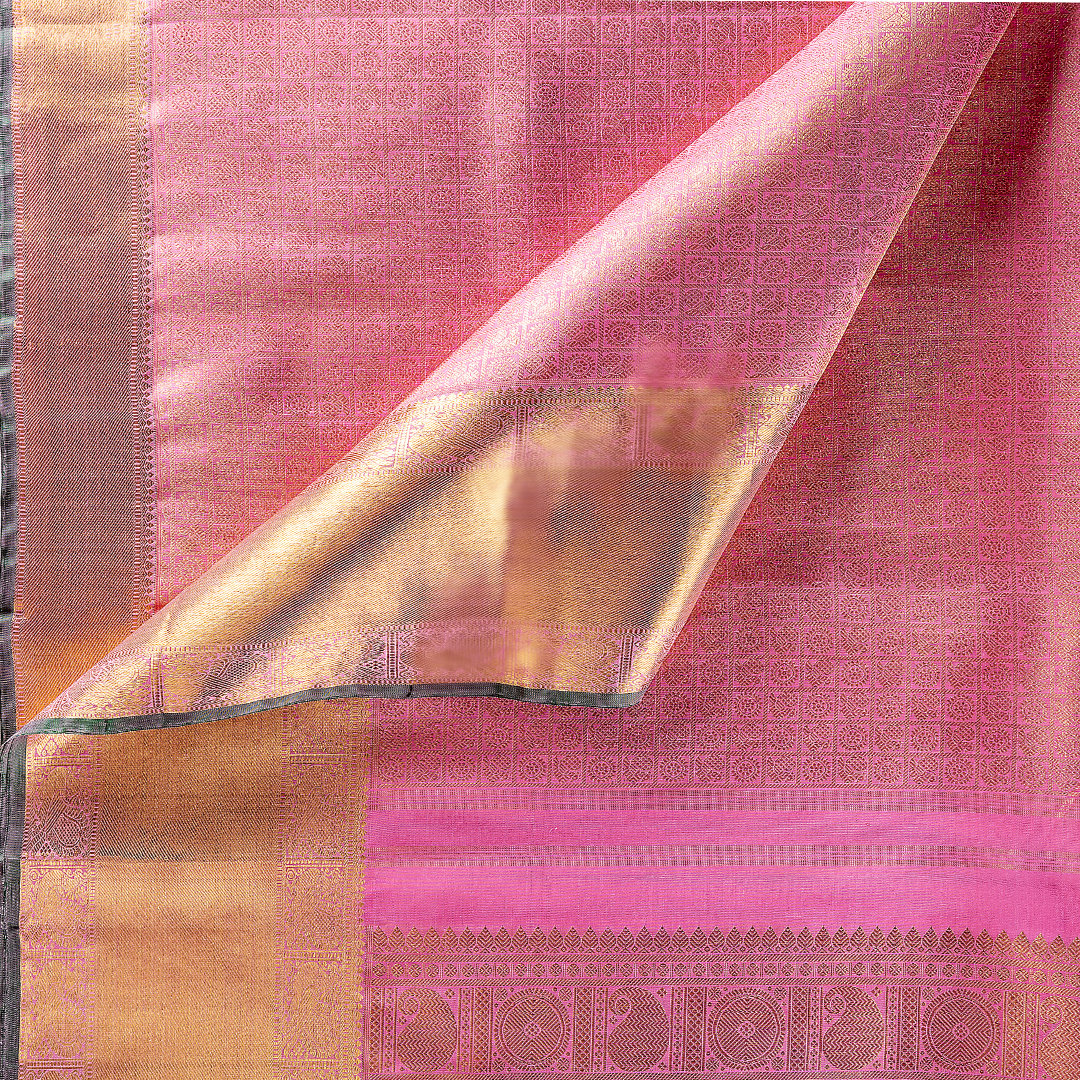 DS23240032